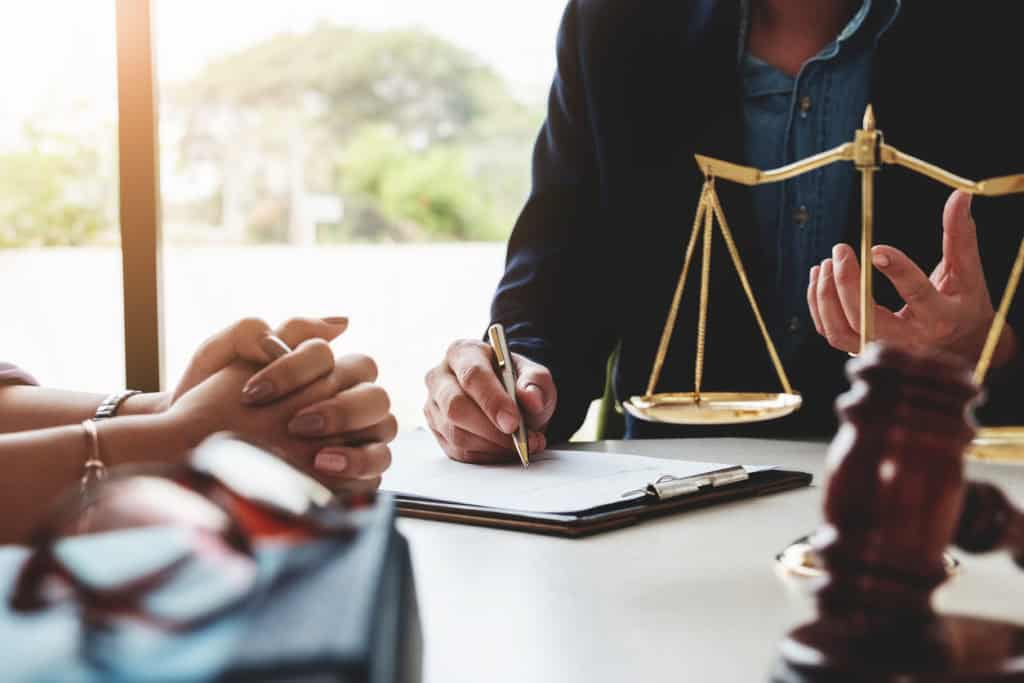 Court Applications vs. Mediation: A Less Stressful Path with EH Mediation Bideford